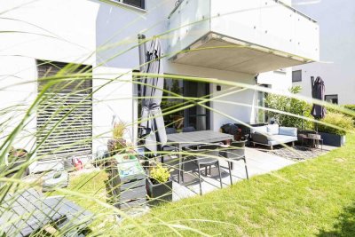 Moderne 4-Zimmerwohnung, Terrasse, ca. 205 m² Garten, TG-Stellplatz, exklusive Ausstattung, Erbpacht