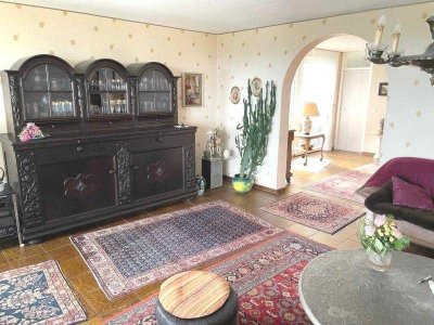 Ein Wohntraum! 6 Zimmer-Wohnung mit Balkone & Aufzug in Baltmannsweiler!