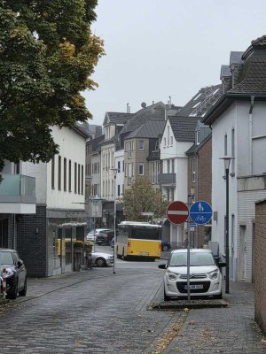 Helle Dachgeschosswohnung mit idealer Raumaufteilung im Herzen von Würselen