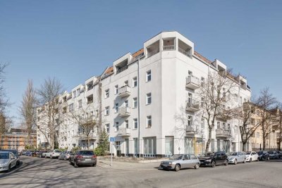 Große und sanierte 2-Zi-Altbauwohnung zu vermieten! Vollständige Bewerbung bitte per Email vorab!