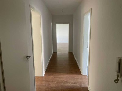 Helle 5-Zimmer-Wohnung mit Balkon in Hannover in der Nähe der MHH