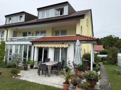 Preiswerte, gepflegte 5,5-Zimmer-Doppelhaushälfte mit geh. Innenausstattung und EBK in Holzgerlingen