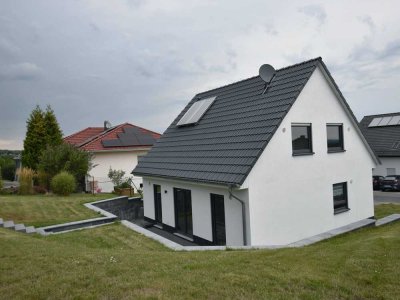 Neuwertiges und bezugsfertiges Einfamilienhaus mit moderner Ausstattung in Vettelschoß