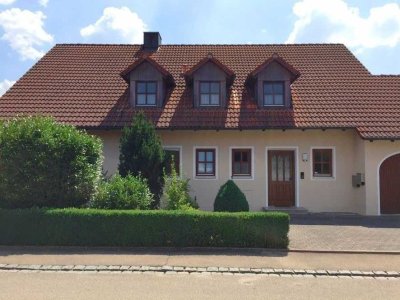 Tolle 4 Zimmer Wohnung mit großem Grundstück  sucht in Schrobenhausen neue Eigentümer