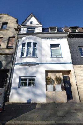 Gehobene Ausstattung auf drei Etagen!