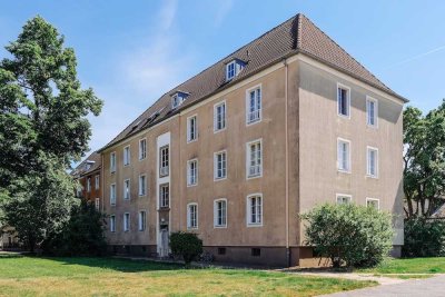 Zentral gelegene 1-Zimmer-Wohnung im Dachgeschoss // DG