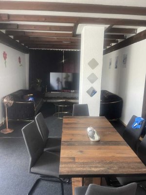 Ansprechende 4-Zimmer-Wohnung mit Balkon in Mudersbach