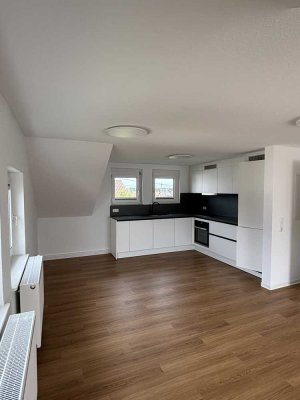 Exklusive, neuwertige 2-Zimmer-Wohnung mit Balkon und EBK in Bönnigheim
