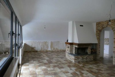 Geräumige DG-Wohnung im ZFH mit offenem Kamin, Garage - ideal für 2 Personen