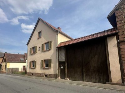 Charmantes renovierungsbedürftiges Einfamilienhaus mit großem Grundstück und vielseitiger Scheune