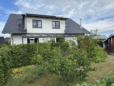 Ostsee strandnah -  sehr modernes Ferienhaus mit 2 Wohnungen