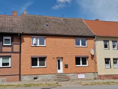 Einfamilienhaus mit Kamin und Doppelcarport in Schwanebeck