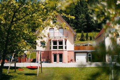 Nachhaltiges Einfamilienhaus mit viel Platz innen und außen