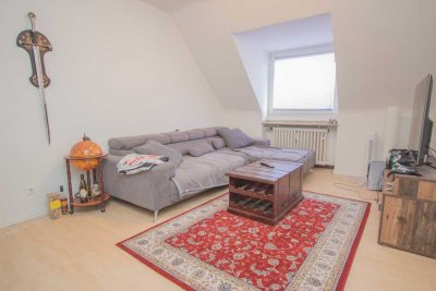 Charmante Dachgeschosswohnung mit 2 Zimmern in Zentraler Lage von Neuss