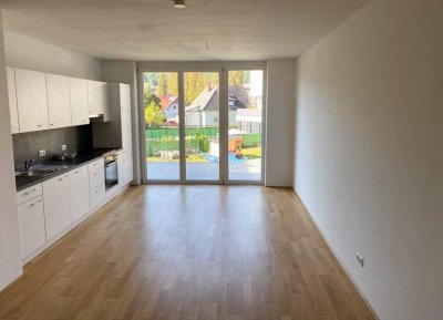 unbefristete, moderne 2-Zi Neubauwohnung mit Balkon