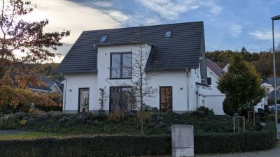 Modernes Einfamilienhaus mit Massivgarage in Butzbach