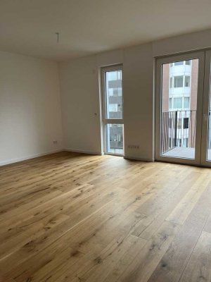 Moderne 2-Raum-Wohnung mit Balkon und EBK nach Aufstockung