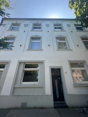 Charmante 3,5-Zimmer-Wohnung im 2. OG zu vermieten!