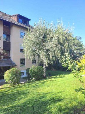 Charmante u. heimelige 2,5 - 3 Zi-Wo. in unverbaubarer Randlage Ortsteil RT-Ohmenhausen . Garage.