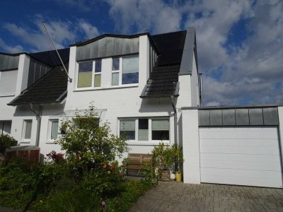 von privat - schicke DHH in Herrenshoff