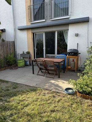 Reihenmittelhaus mit Dachterrasse & Garten – Familienfreundliches Wohnen in Ammerbuch-Entringen