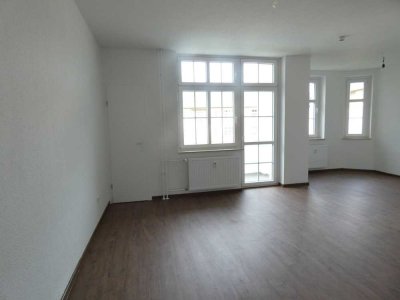 ** Erstbezug nach Sanierung! Stilvolle 2-Zimmer-Altbauwohnung mit Loggia im beliebten Luisenhof **