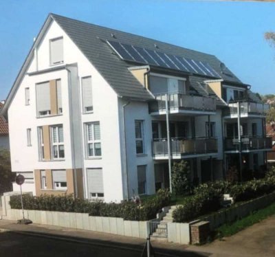 Lichtdurchflutete 4-Zimmer Wohnung im 1. OG mit Balkon in Esslingen am Neckar