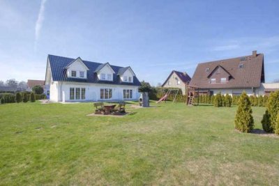 reserviert - Ferienhaus FeWo auf 2 Ebenen in Trassenheide, möbliert, Wärmepumpe