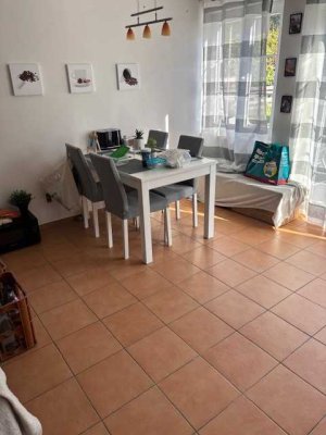 Schöne sonnige Wohnung im Hinterhof mit EBK und Terrasse in Süderbrarup