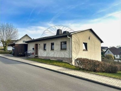 Singhofen: Einfamilienhaus mit Einliegerwohnung!