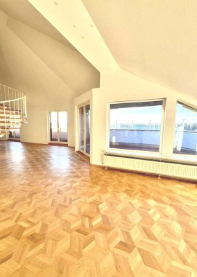 Inmitten der Altstadt den Sonnenuntergang genießen. Maisonette im Dachgeschoss.