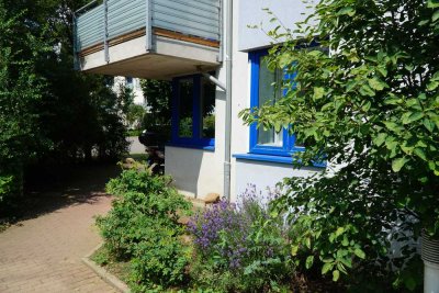 Helle 2-Zimmer-Wohnung mit Terrasse, Einbauküche & Parkplatz