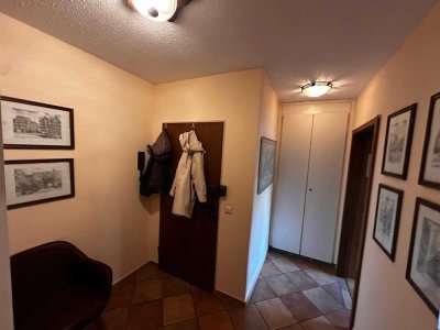 Geschmackvolle 4,5-Zimmer-Hochparterre-Wohnung mit EBK in Köln Weiden
