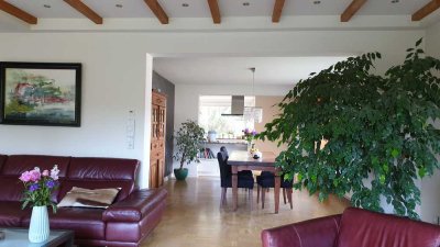 Helle, großzügige Maisonette Wohnung in Hamburg, Wellingsbüttel-Hoheneichen