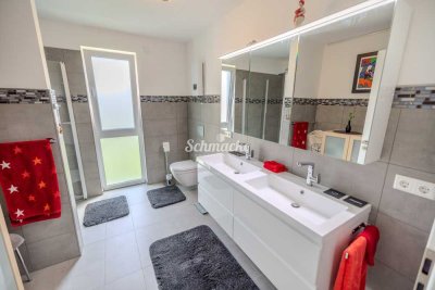 Wohnung mit Aufzug und schöner Loggia mit anschließendem Rasenstück und Barrierefrei