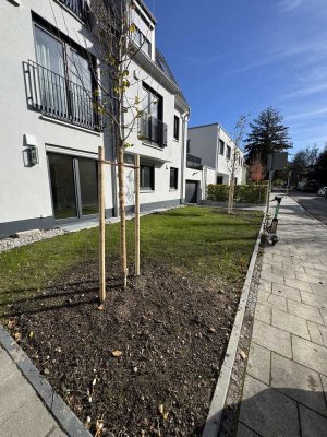 Luxuriös sanierte 2 Zimmer Wohnung im Herzen von Harlaching