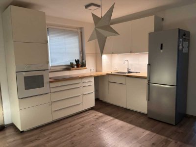 Familienfreundliche 4-Raum-Wohnung mit EBK und Photovoltaikanlage in Unterbettingen