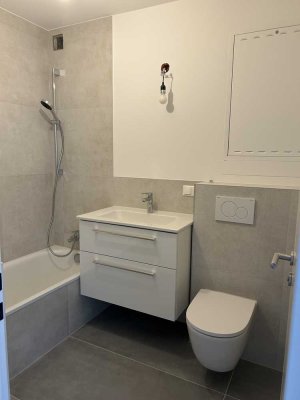 KAPITALANLEGER AUFGEPASST!! 5,5 %er!! Neu Sanierte 1 - Zimmer Wohnung am Taunus!
