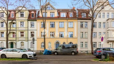 Historischer Charme, modern saniert, stadtnahes 3-Zimmer-Dachgeschosswohnung mit Balkon