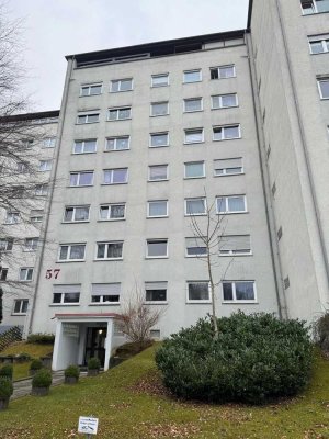 Freundliche 2-Zimmer-Penthouse-Wohnung mit Balkon in Albstadt auf der schwäbischen Alb