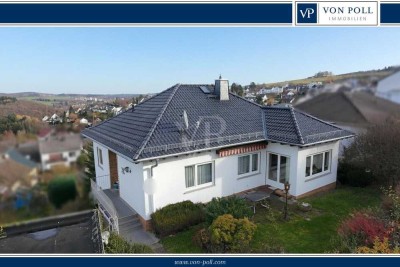 Traumhafter Taunusblick: Freistehendes Haus mit Einliegerwohnung auf großem Grundstück