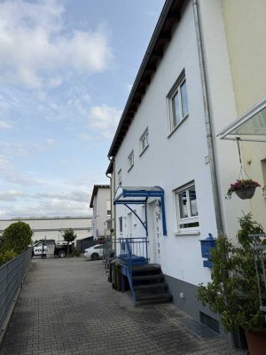Geschmackvolles Reihenmittel-Haus in Hattersheim am Main