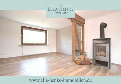 Großes Einfamilienhaus - teilsaniert - auf 1.200m² Grundstück in traumhafter Feldrandlage...