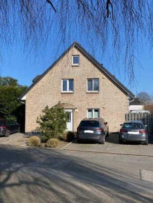 * Ohne Käufer Plus * Wunderschöne und helle 2,5 Zimmer Wohnung in ruhiger Lage