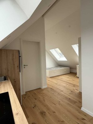| ERSTBEZUG | Moderne, möblierte Neubauwohnung in Augsburg Hochzoll – mit Balkon, Küche & Internet |