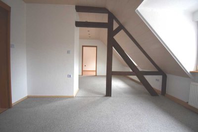 Schnuckelige DG-Wohnung in kleiner Wohneinheit