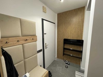 Luxus Wohnung, frisch renoviert und möbliert, in Recklinghausen
