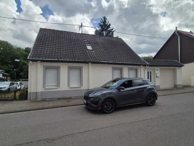 Ruhig und doch verkehrsgünstig gelegenes Einfamilienhaus