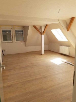 Familienfreundliche Wohnung in Winden, Nähe Bahnhof, neu zu vermieten