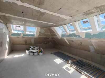 Exklusive 3-Zimmer-Dachgeschosswohnung mit Ankleide, großem Balkon &amp; Dachterrasse